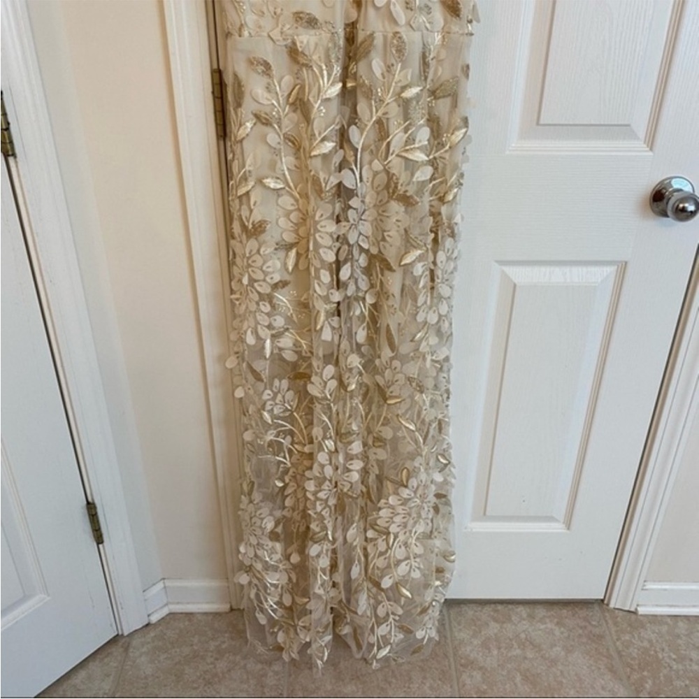 XSCAPE Petite 3D Embroidered Floral Appliqué Gown in Champagne Size 4P - Picture 9 of 10